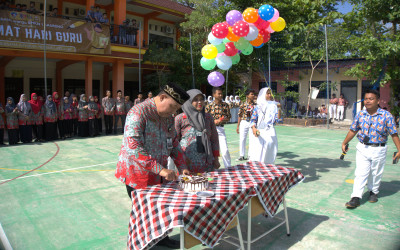 PERINGATAN HARI GURU NASIONAL (HGN) DI SMK NEGERI 1 BAURENO